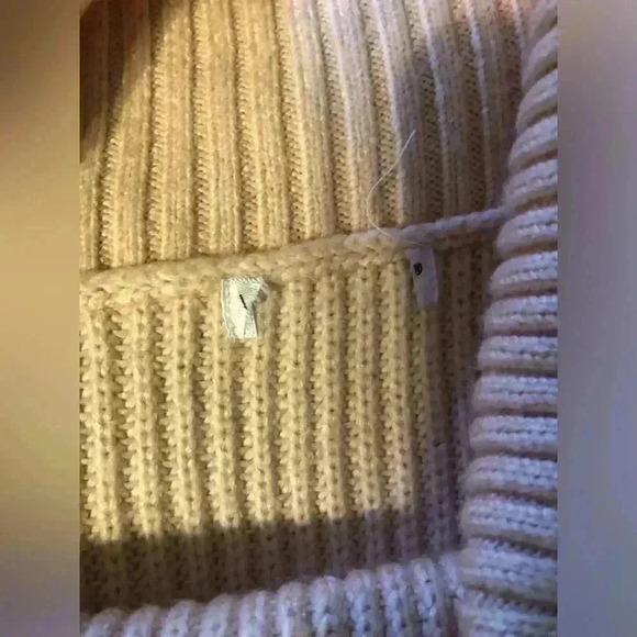 Chic Pink Off-Shoulder Sweater - Picture 11 of 16